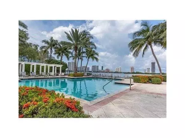 Aventura, FL 33160,3255 NE 184th St #12218