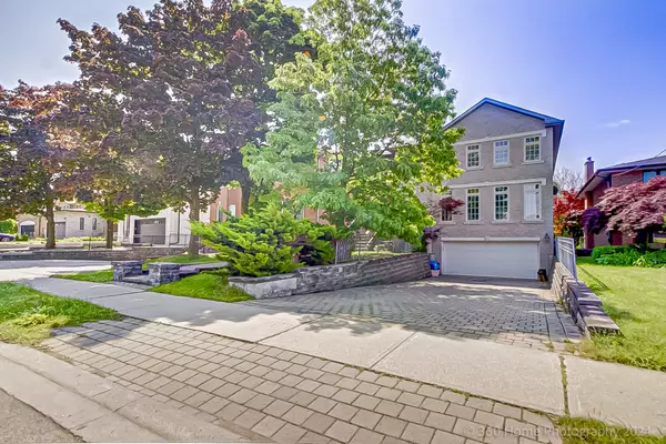 103 Oak AVE, Richmond Hill, ON L4C 6R6