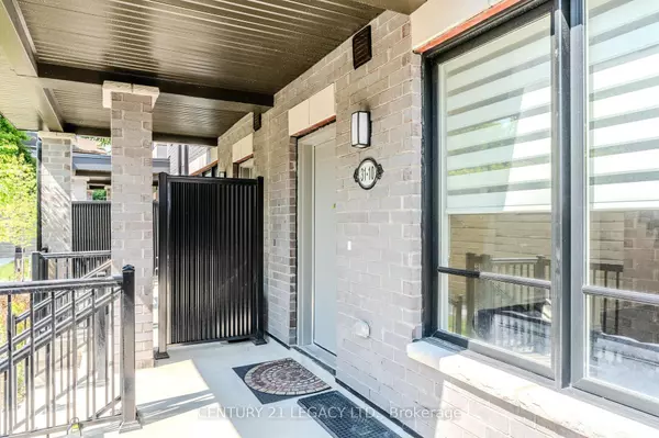 Bradford West Gwillimbury, ON L3Z 4M5,31 Baynes WAY #10