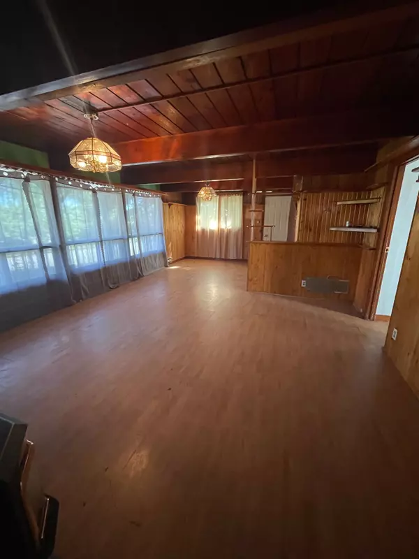 Wasaga Beach, ON L9Z 2Y6,13 Bayview AVE