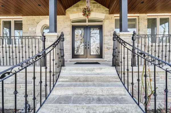 Toronto W05, ON M9M 1C2,55 Yorkdale CRES