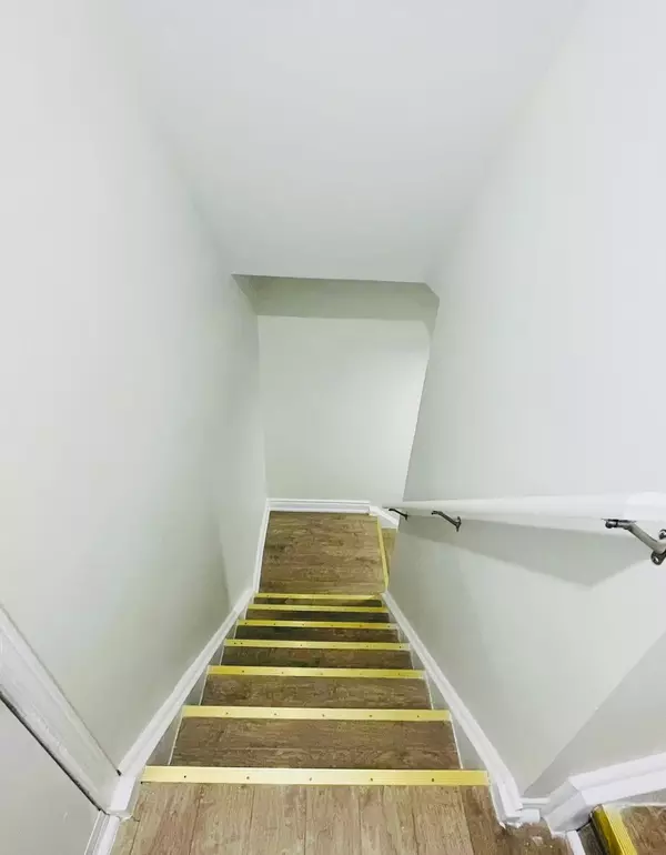 Mississauga, ON L5W 1K7,738 Twain AVE #Basement