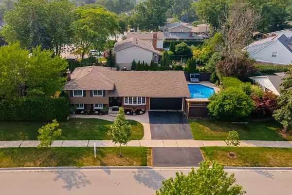 Burlington, ON L7L 1W3,4379 Kerry DR W