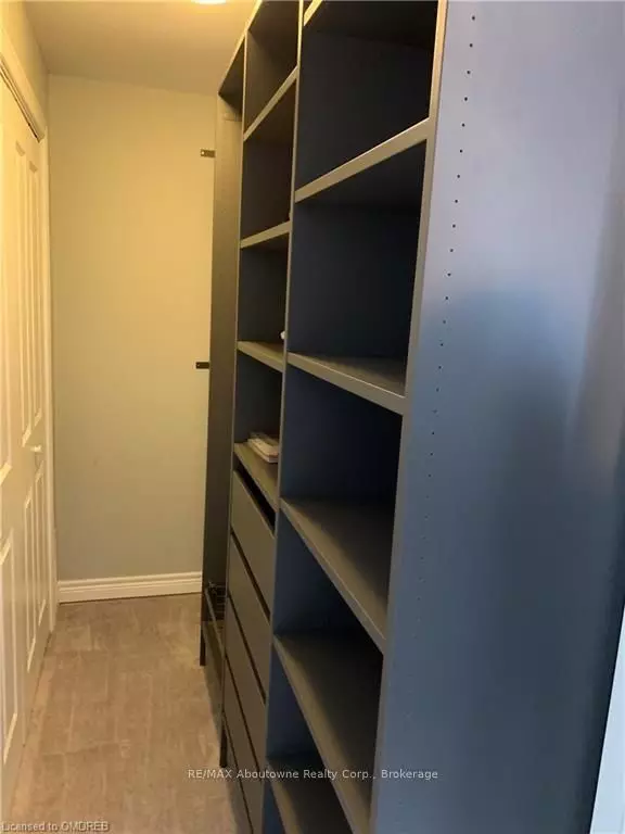 Oakville, ON L6M 1P4,2255 Khalsa Gate