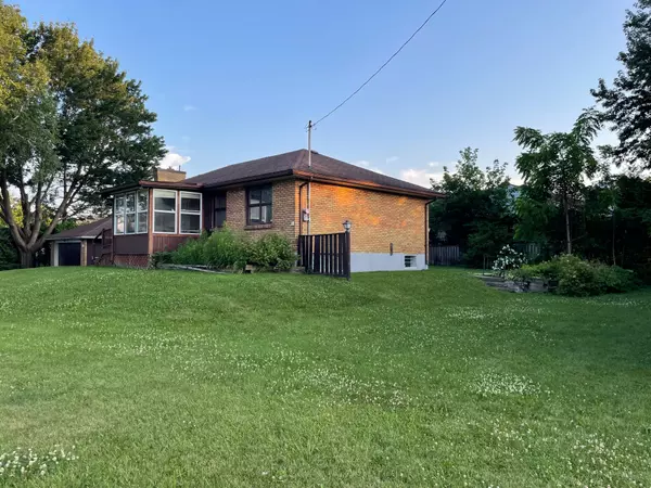 Meadowlands - Crestview And Area, ON K2G 1S2,20 Brook LN
