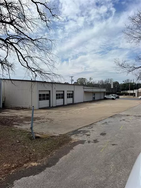 209 S Palestine Street, Athens, TX 75751