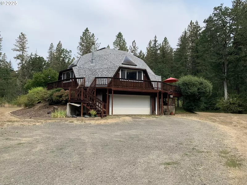 23555 SUTTLE RD, Veneta, OR 97487