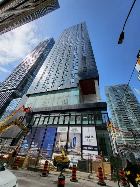 357 King ST W #4104, Toronto C01, ON M5V 0S7