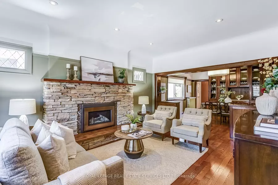157 Colbeck ST, Toronto W02, ON M6S 1V8