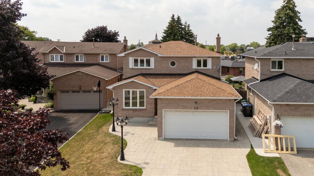 12 King Arthurs CT, Caledon, ON L7E 1P1