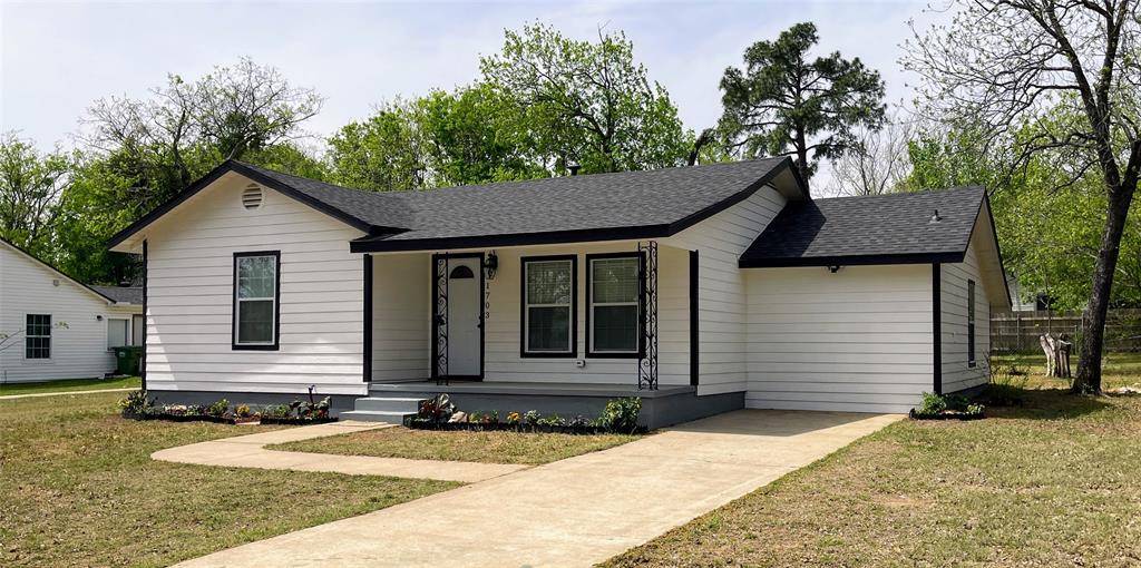 1703 5th Avenue, Mineral Wells, TX 76067