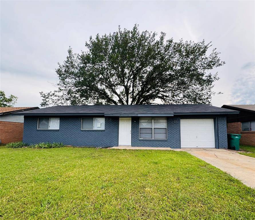 140 Shirley Drive, Lacy Lakeview, TX 76705