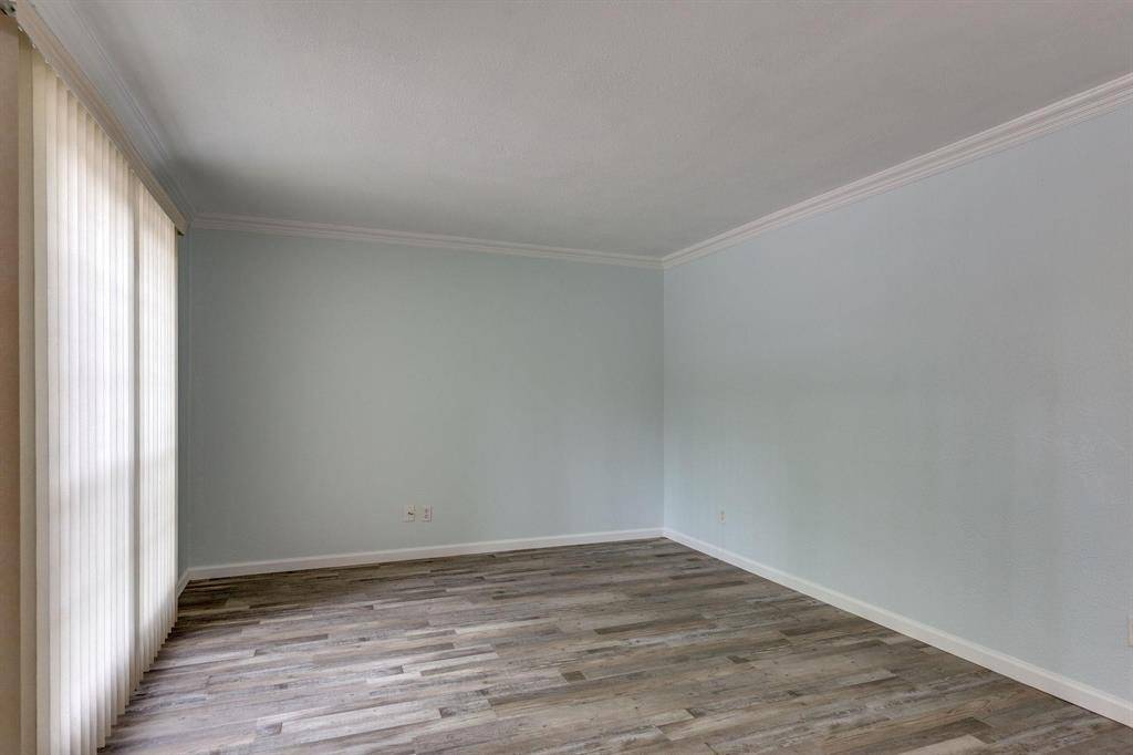 Grapevine, TX 76051,411 S Dooley Street