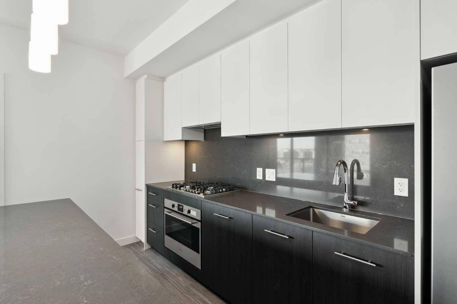 Calgary, AB T2P1R8,730 2 AVE SW #811