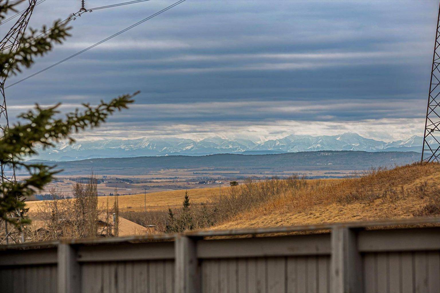 Calgary, AB T3G 0A9,156 Rockyspring GRV NW
