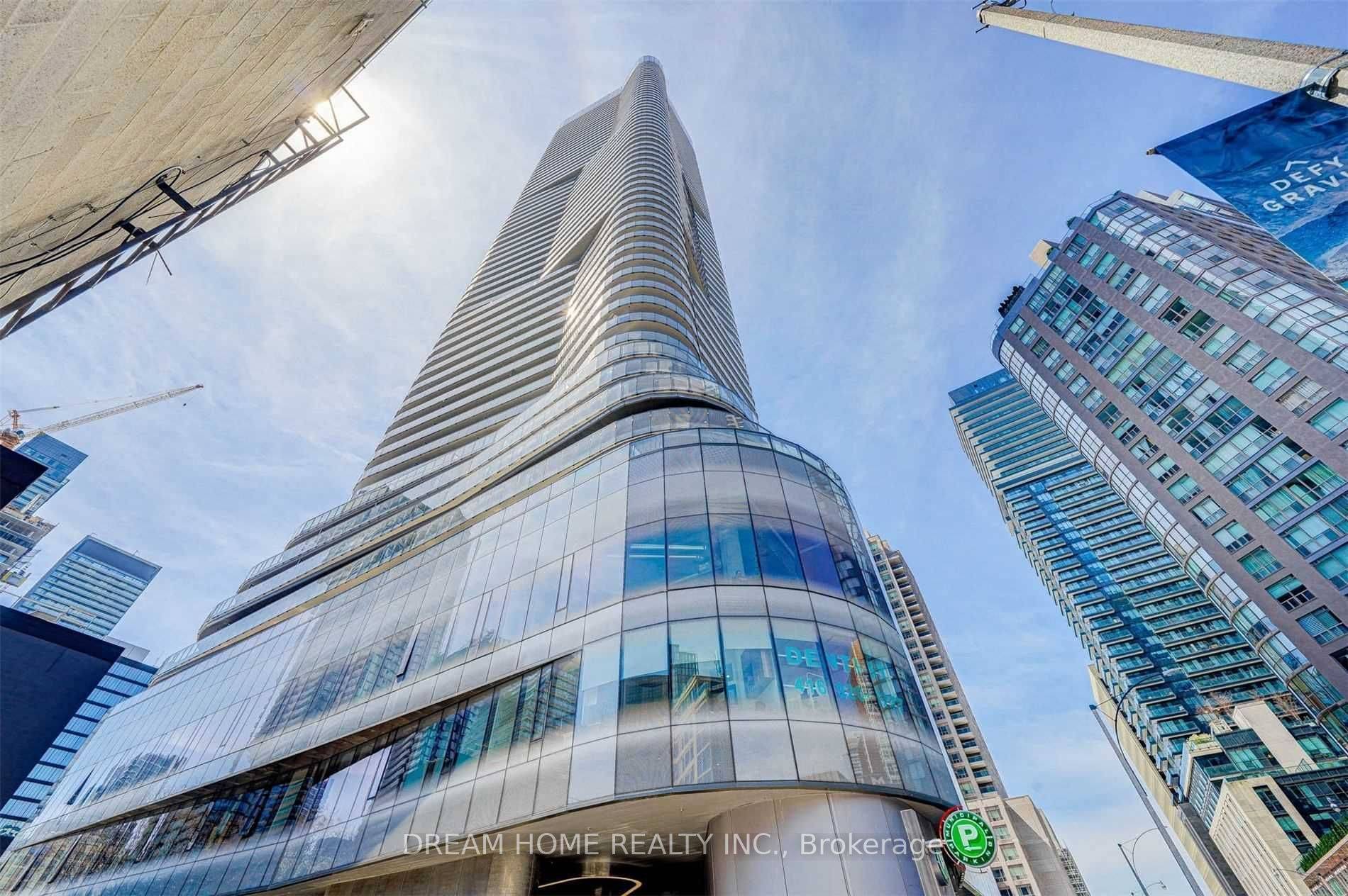 11 wellesley ST W #2811, Toronto C01, ON M4Y 1E8