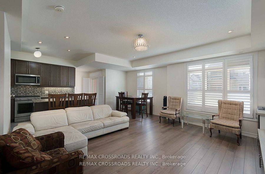 Pickering, ON L1X 0E6,2726 William Jackson DR #12