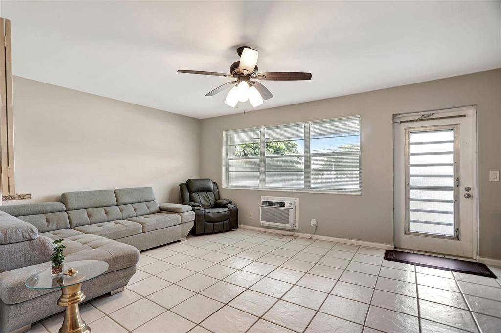 Deerfield Beach, FL 33442,287 Farnham L #287