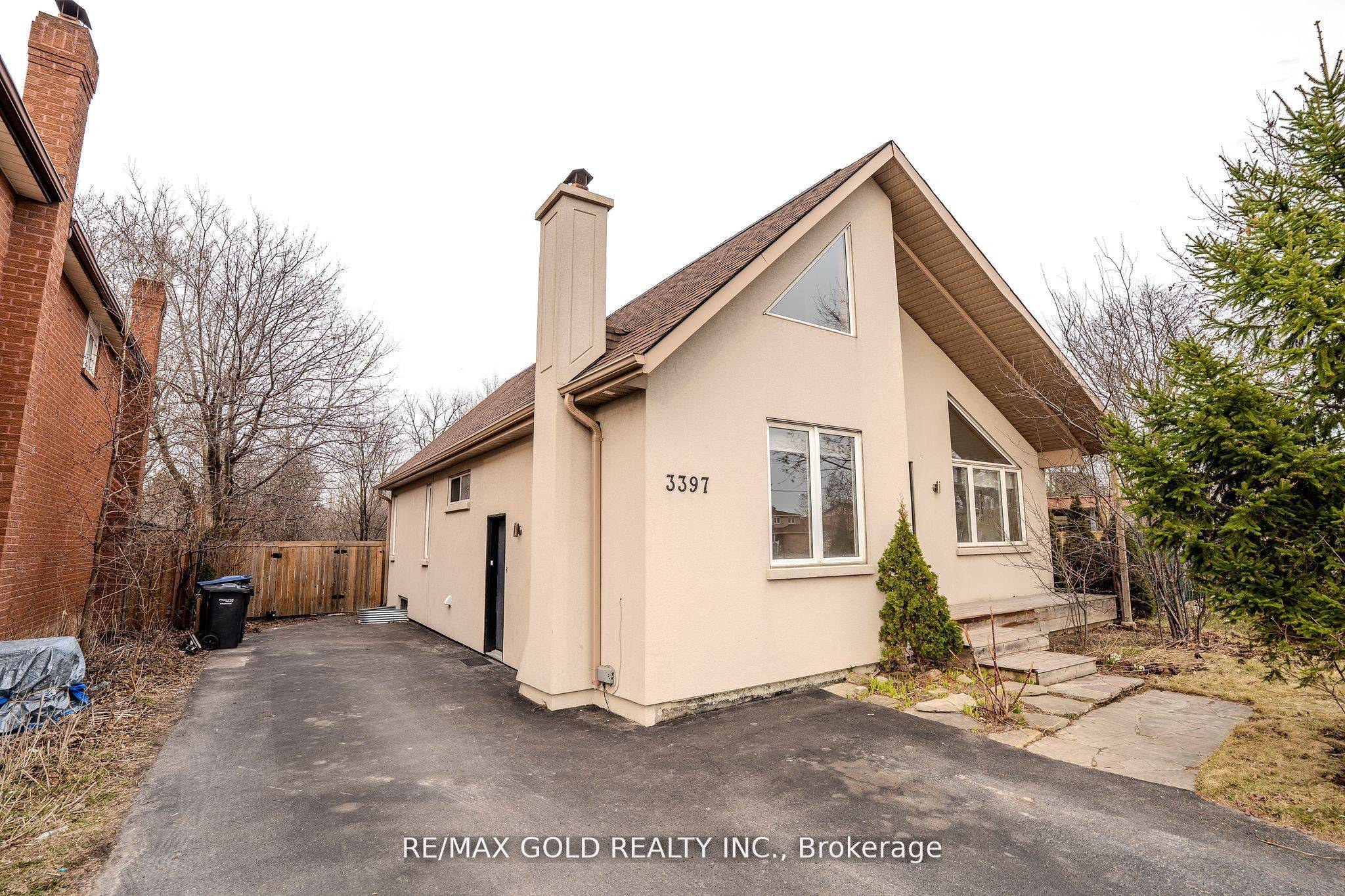 3397 Cawthra RD, Mississauga, ON L5A 2X8