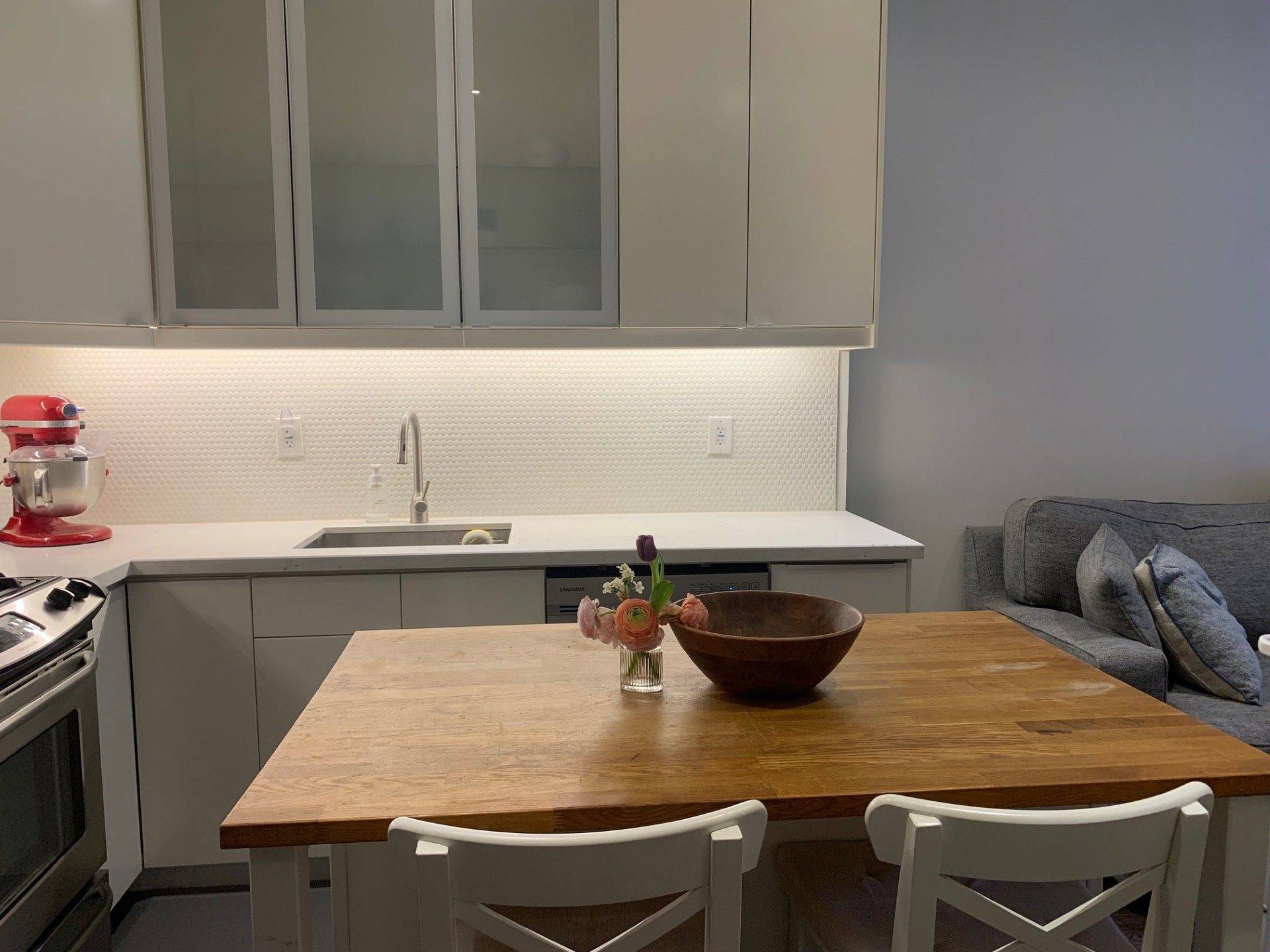 Toronto W02, ON M6S 2Z8,537 Runnymede RD #Main
