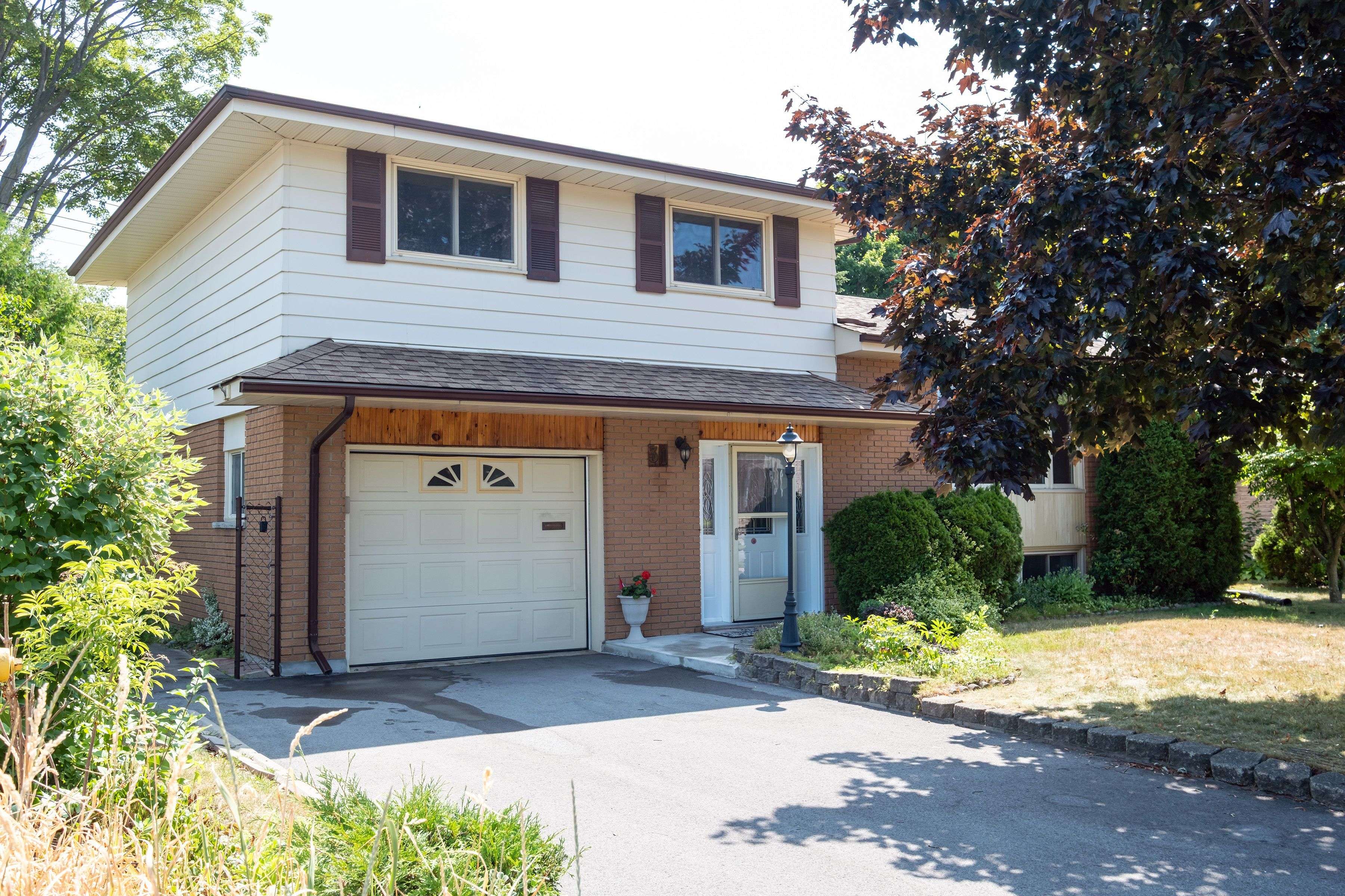 Quinte West, ON K8V 5Y5,31 O'Neil CRES