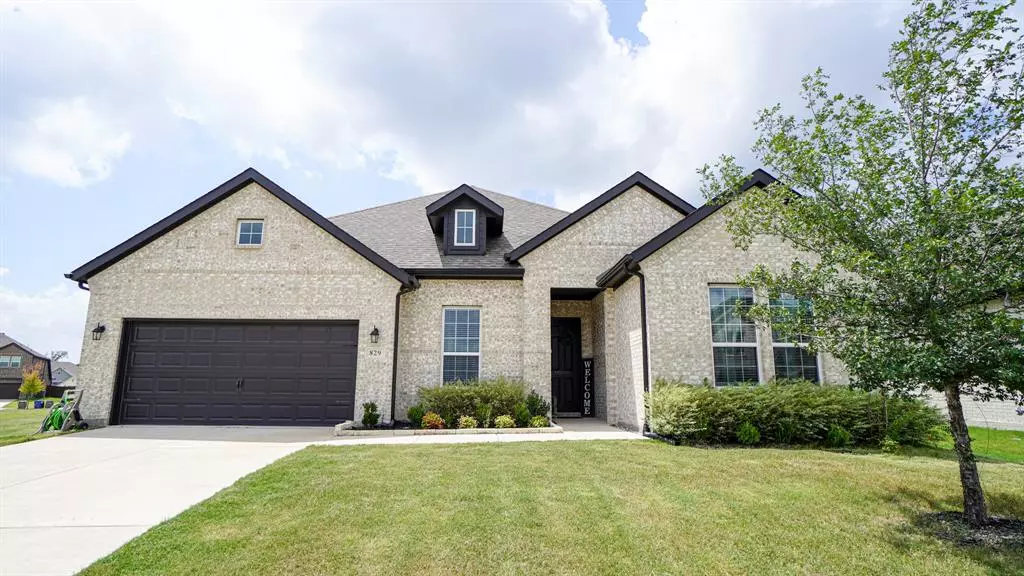Lavon, TX 75166,829 Spruce Street