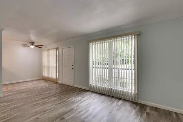 Grapevine, TX 76051,411 S Dooley Street
