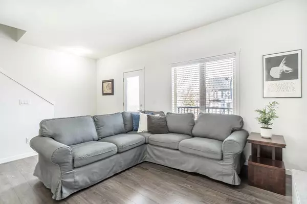 Calgary, AB T2X 3Z3,411 Legacy Village WAY Southeast
