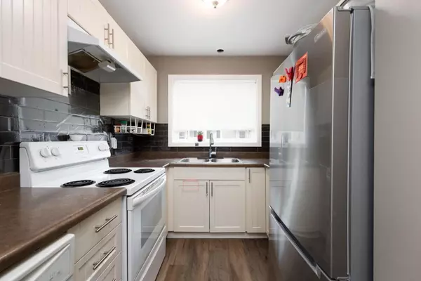 Fort Mcmurray, AB T9H 3Z4,600 Signal RD #825