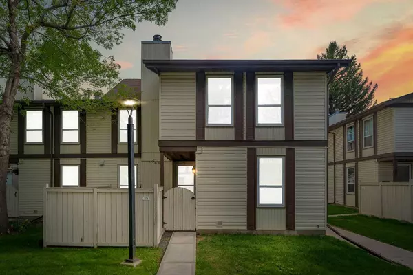 3200 60 ST NE #15, Calgary, AB T1Y 4K8
