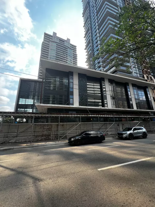 Toronto C14, ON M2N 5N6,4951 Yonge ST #GR 4