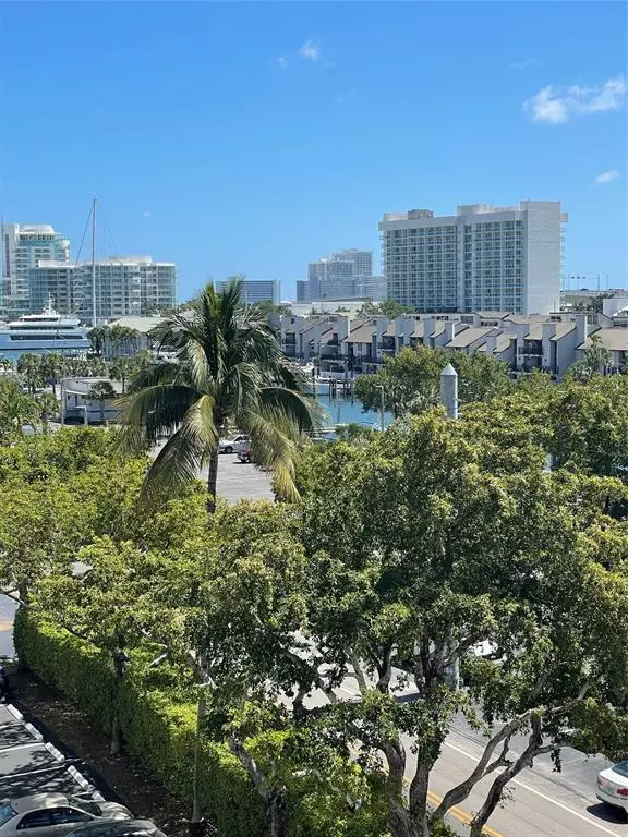 1731 SE 15th St #605, Fort Lauderdale, FL 33316