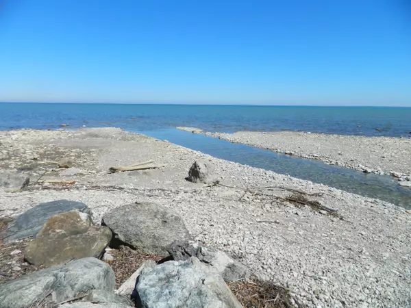 Collingwood, ON L9Y 0X2,9296 Beachwood RD