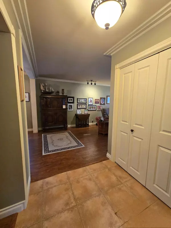 Timmins, ON P4N 6V7,406 Toke ST