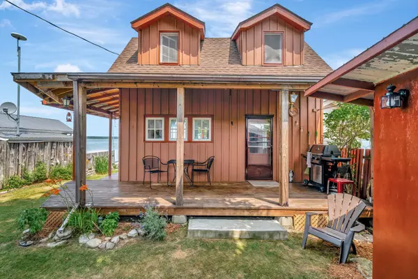 Prince Edward County, ON K0K 1P0,118 Outlet RD