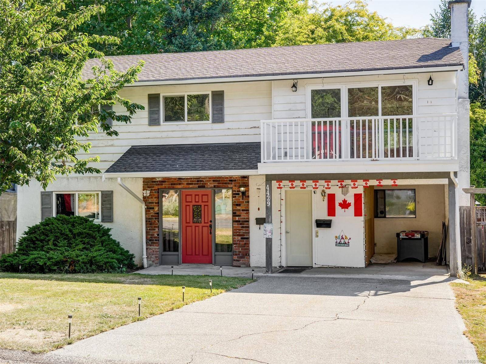 4429 Fieldmont Crt, Saanich, BC V8N 4Z1
