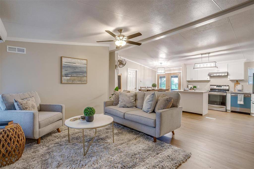 808 County Road 207, Alvarado, TX 76009