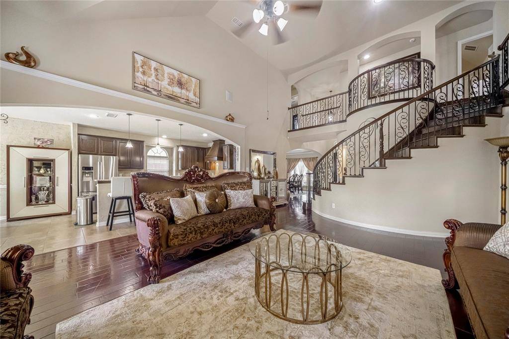 Desoto, TX 75115,932 E Danbury Drive