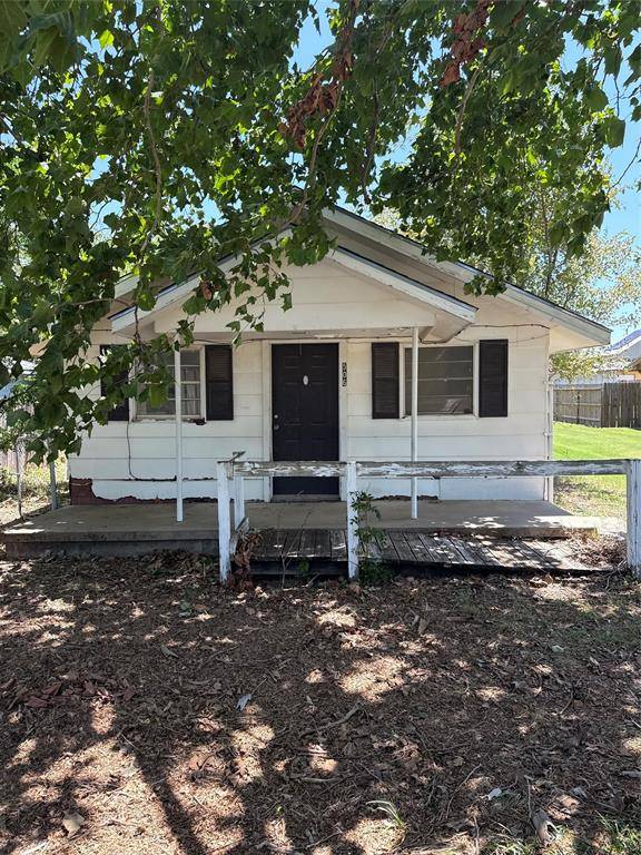 506 S Madera Street, Eastland, TX 76448