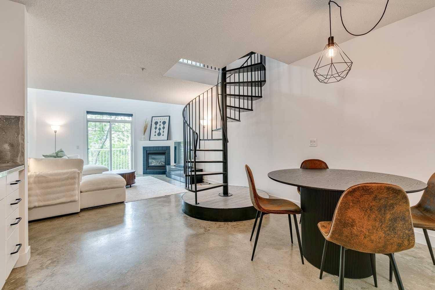 1808 36 AVE Southwest #321, Calgary, AB T2T 6J2