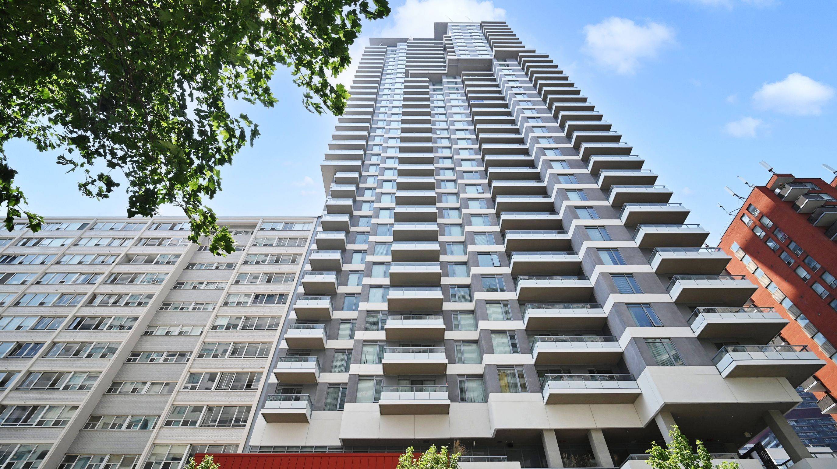 50 Dunfield AVE #2711, Toronto C10, ON M4S 0E4