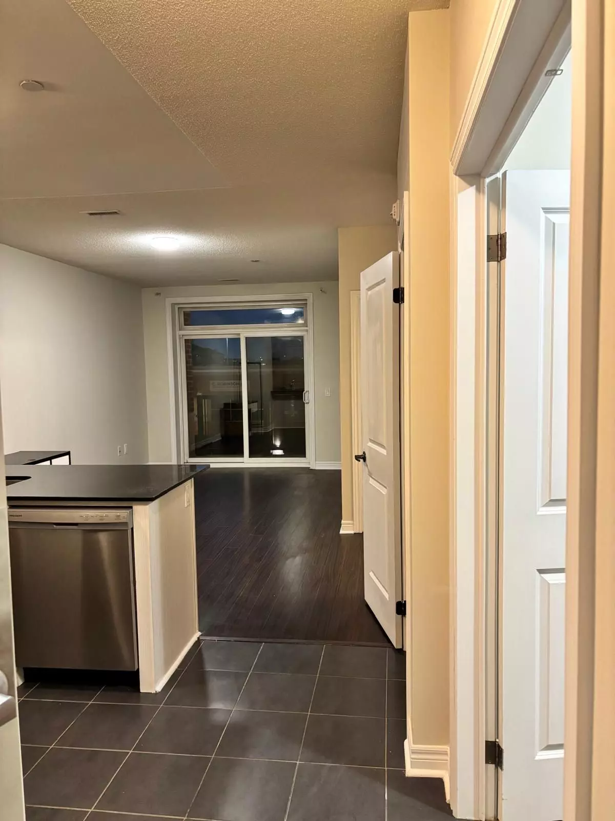 Markham, ON L3S 0E1,39 New Delhi DR N #316