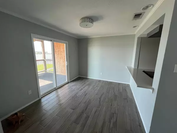 Granbury, TX 76048,105 W Doyle Street #17