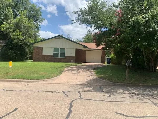 Granbury, TX 76048,905 W Bridge Street