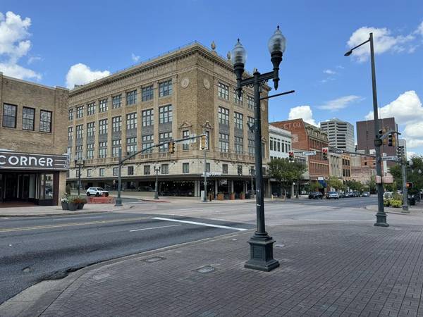 Shreveport, LA 71101,705 Texas Street