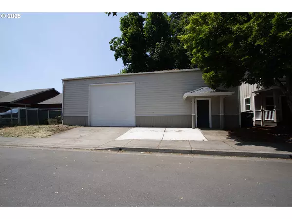 Springfield, OR 97478,1072 53RD ST