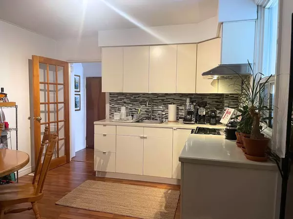 Toronto C01, ON M6K 2S5,46 St. Clarens AVE #Main