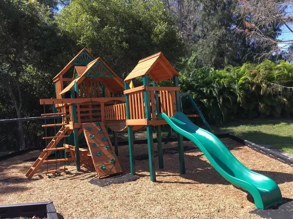 West Palm Beach, FL 33417,4177 N Haverhill Rd #815