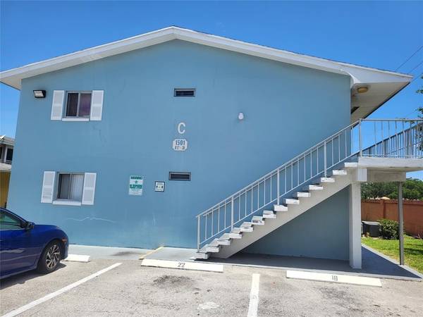1501 Crescent Cir #C17, West Palm Beach, FL 33403