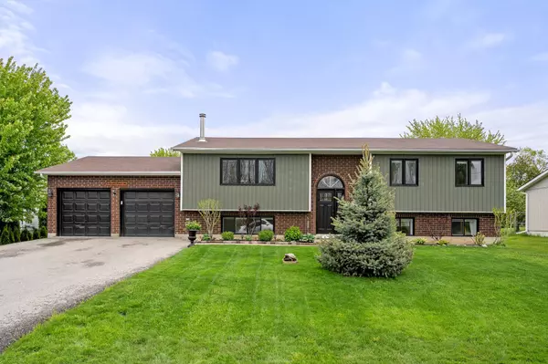 25 Holmes Point RD, Georgina, ON L0E 1L0